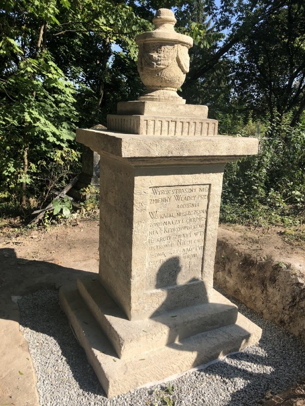 Otwórz galerię (9 fotografii) Nagrobek Filipa Spendowskiego po konserwacji 